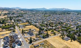 3829 Elwin Ln, Santa Rosa, CA 95403