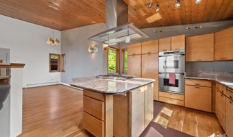 11411 Snowline Dr, Anchorage, AK 99507