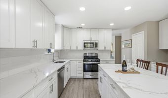5 Elm Ct, Barnegat, NJ 08005