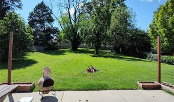 263 E Skyline Dr, Ballwin, MO 63011