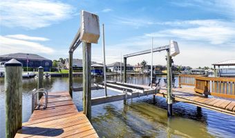 830 GOLF ISLAND Dr, Apollo Beach, FL 33572