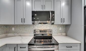 1025 APOLLO BEACH Blvd 1, Apollo Beach, FL 33572