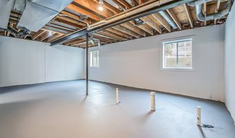 1366 N Bay Dr, Ann Arbor, MI 48103