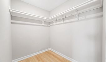 1101 S ARLINGTON RIDGE Rd 212, Arlington, VA 22202