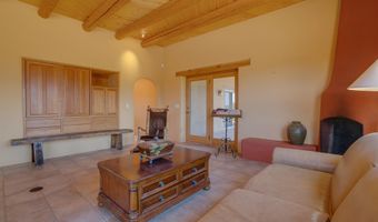 135 Los Rios Rd, Arroyo Hondo, NM 87513