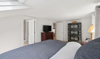 44 Winn Rd, Falmouth, ME 04105