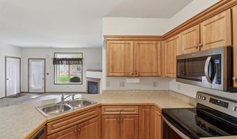 522 Kelsey Ln, Altoona, IA 50009