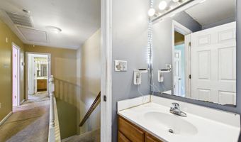 1176 W 6TH St, Laurel, DE 19956