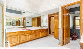 771 E Hickory Ave, Addison, IL 60101