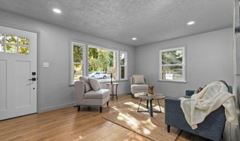 1824 E COLLEGE Ave, Appleton, WI 54915