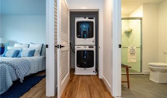32 Exchange St 203, East Greenwich, RI 02818