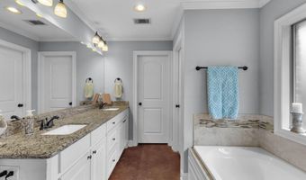136 Greenfield Ridge Dr, Brandon, MS 39042