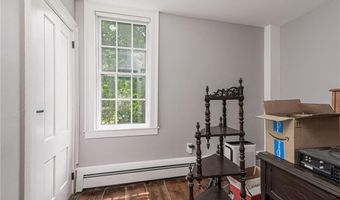 34 Pleasant St, North Kingstown, RI 02852