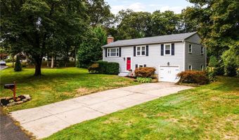 75 Hickory Dr, North Kingstown, RI 02852