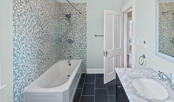 1009 Danforth St, Alton, IL 62002