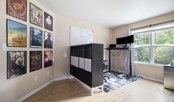 2221 S Huron Pkwy 2, Ann Arbor, MI 48104