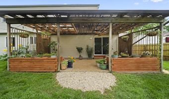 1993 Charmingfare St, Columbus, OH 43228