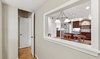 8004 SPLIT OAK Dr, Bethesda, MD 20817