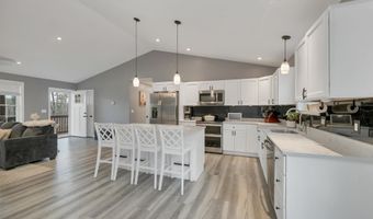 123 Parade Rd, Barnstead, NH 03218