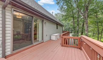 11 Carmen Gln, Albrightsville, PA 18210