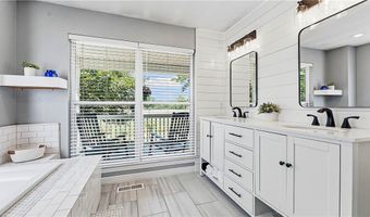 4301 SW 2nd St, Bentonville, AR 72712