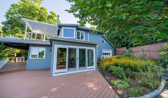 5 Shore Dr, Branford, CT 06405