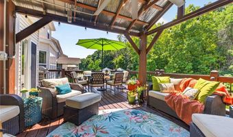 1388 Red Oak Plantation Dr, Ballwin, MO 63021