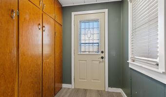 215 N 1st St, Aberdeen, SD 57401