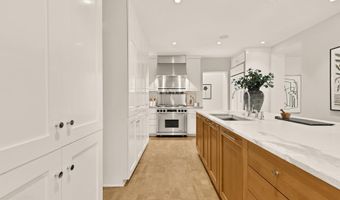 4320 LORCOM Ln, Arlington, VA 22207
