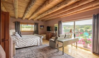 42 Hondo Seco Rd, Arroyo Hondo, NM 87513