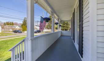 8 Union St, Milford, CT 06460