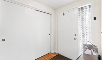 10 Rockingham Ct, Bedford, NH 03110