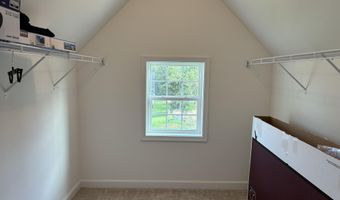 1375 Whitney Dr, Aberdeen, NC 28315