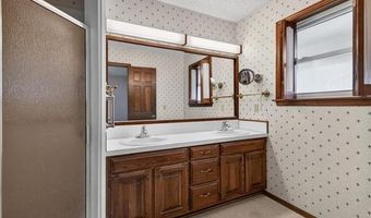 1328 Bynum Rd, Bartlesville, OK 74006