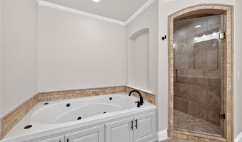 17 Sandhurst Dr, Bella Vista, AR 72714