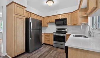 12 Winifred Dr, Albany, NY 12205