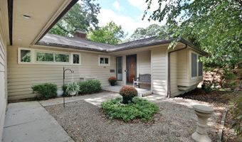 519 E Cooke Rd, Columbus, OH 43214