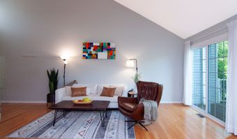 4471 Hillside Ct, Ann Arbor, MI 48105