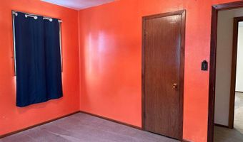 540 S 8th St, Akron, IA 51001