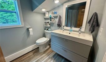 542 Main St, Hopkinton, RI 02833