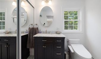 9 Foster St, Barrington, RI 02806
