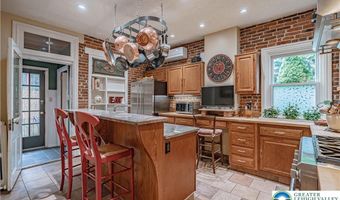 407 N 8th St, Allentown, PA 18102