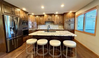 814 S Park St, Aberdeen, SD 57401