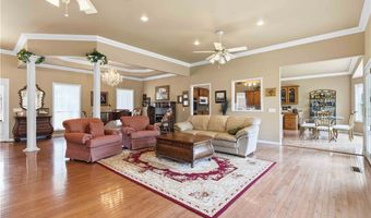 136 Riverview Dr, Anderson, MO 64831