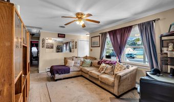27 Carver St, Bayville, NJ 08721
