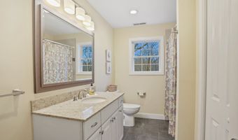 188 Falls Rd, Bethany, CT 06524