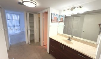 3675 N Country Club Dr 109, Aventura, FL 33180