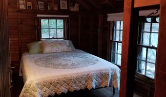 1-3 Parker Memorial Dr, Branford, CT 06405