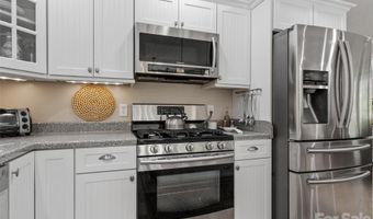 189 Poverty Branch Rd, Barnardsville, NC 28709