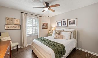 18 S Stratford Dr, Athens, GA 30605